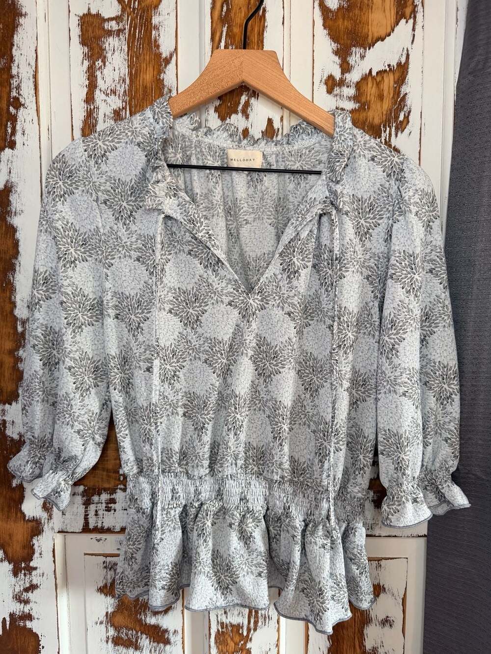 Melloday 3/4 Sleeve Top Smocked Peplum Gray Floral Size Small Cottagecore